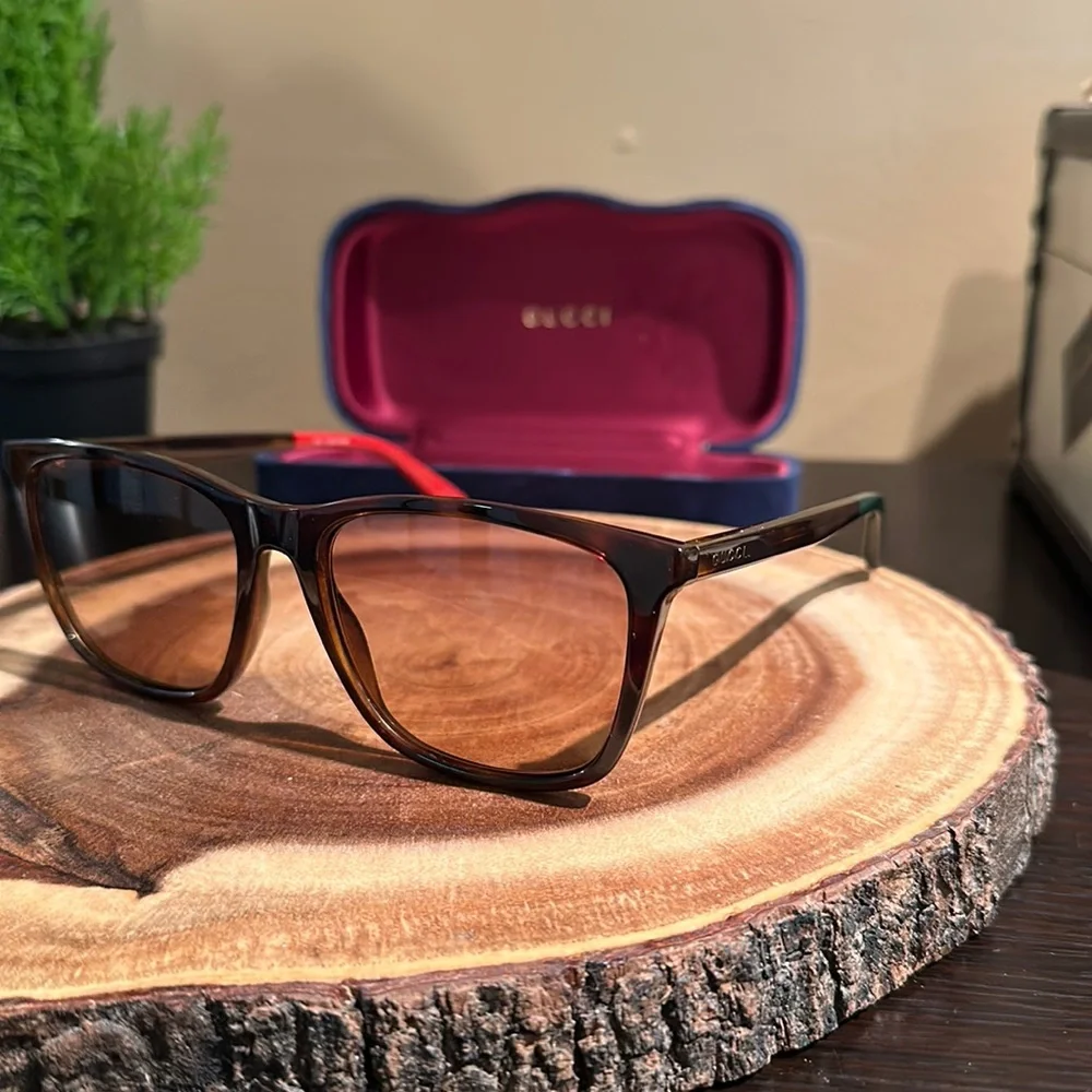 Gucci sunglasses for men - Picture 2 of 7